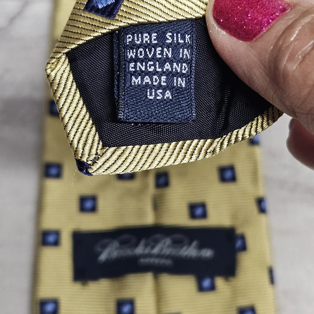 Brooks Brothers MAKERS Mens Pure Silk Tie Yellow Geometric